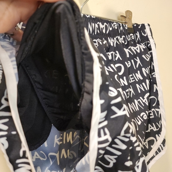 Calvin klein women's comfortable Athletic Short size L - Picture 8 of 11